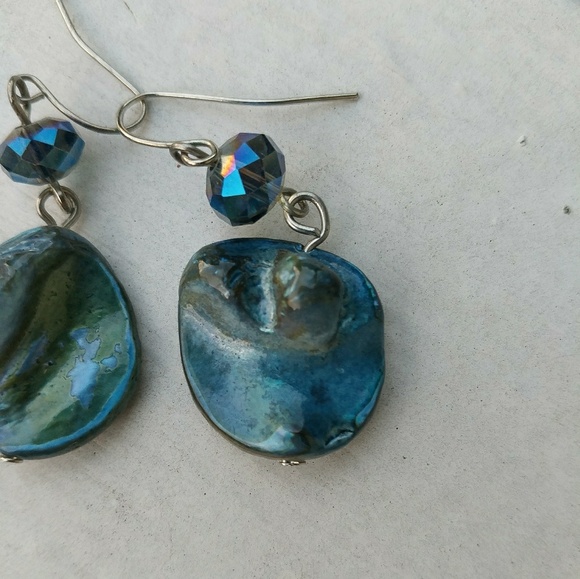 Shell Earrings - Picture 3 of 4